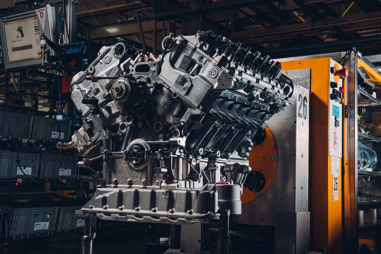 Bentley Celebrates W12 Engine with Commemorative Event as Era of Hybrid Power Begins