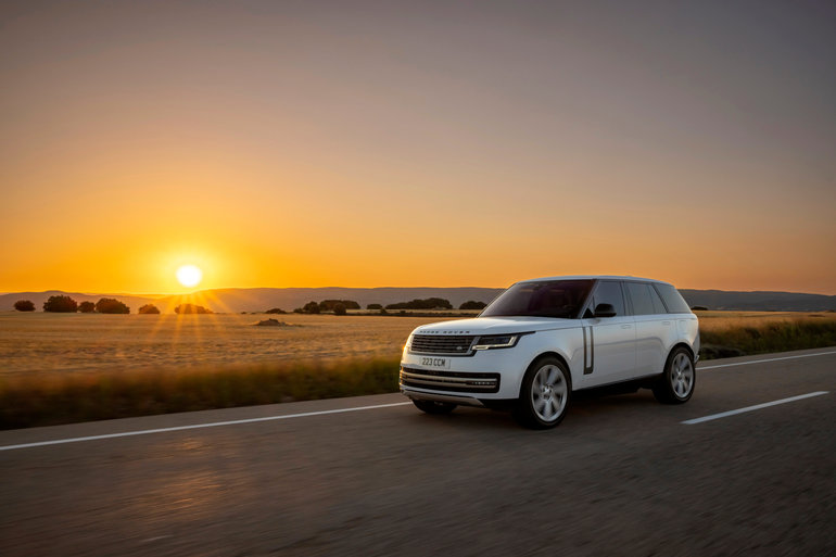 Montreal to the Eastern Townships on Electric Power: The Range Rover PHEV's Quiet Luxury Escape