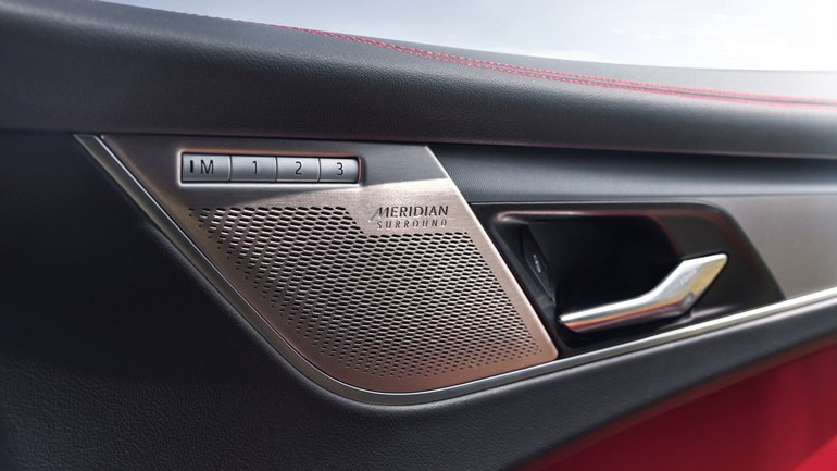 The Art of Sound: Exploring the Meridian Audio Experience in a Jaguar