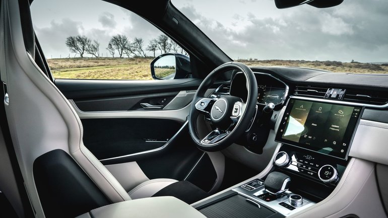 Jaguar Interiors: Craftsmanship and Personalization