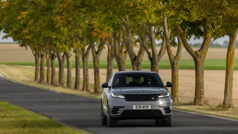 Adaptive Dynamics and Electronic Air Suspension: How Range Rover Velar Manages Montreal's Road Surface Challenges