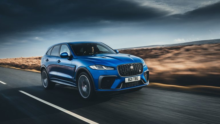 Les nids-de-poule de Montréal ne font pas le poids face à la suspension adaptative du Jaguar F-PACE