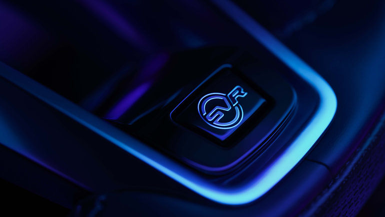 High-Performance AWD in Winter: How the F-PACE SVR Handles Quebec Snow