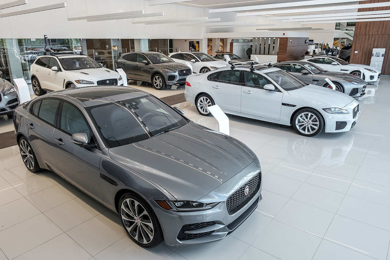 A Customized Shopping Experience at Decarie Jaguar
