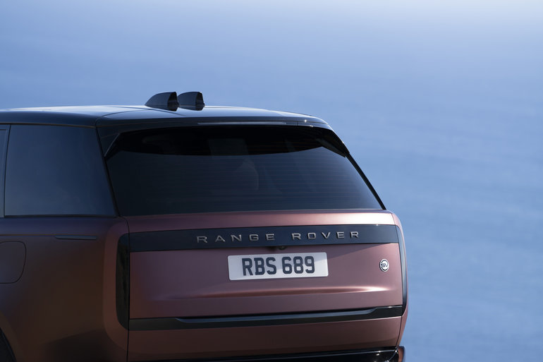 How your Range Rover stands out in winter