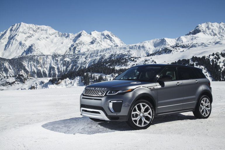 Three reasons to buy a pre-owned Range Rover Evoque as winter approaches