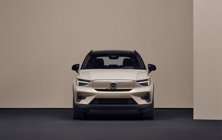 Volvo EX40 2025, VUS 100 % électrique