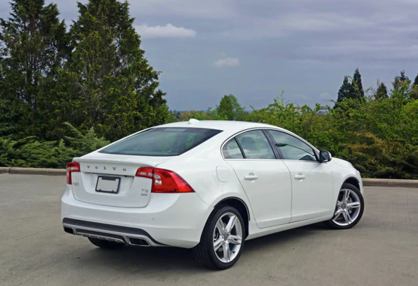 2016 Volvo S60 T5 AWD SE Premier Road Test Review