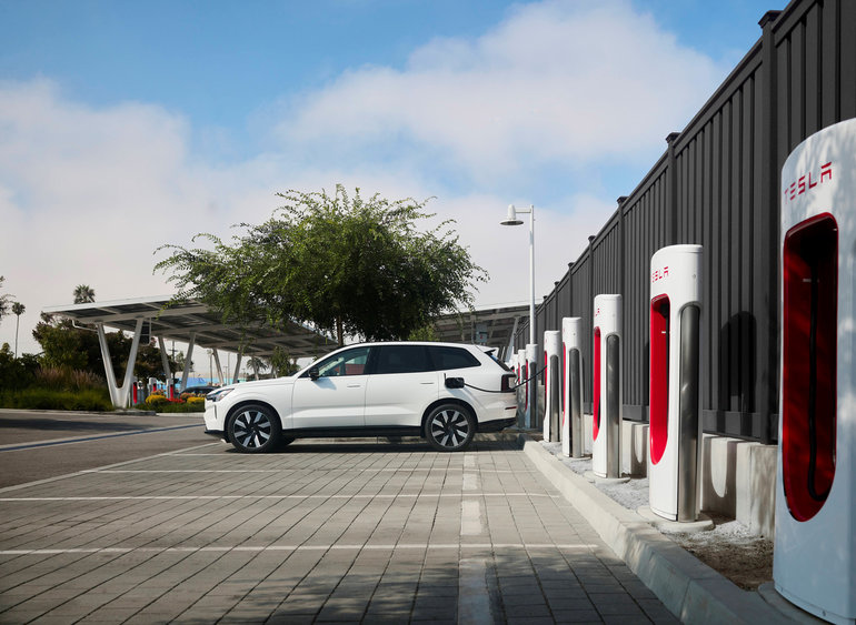 Les véhicules électriques Volvo ont désormais accès au réseau de recharge de Tesla