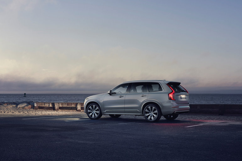Volvo XC90 Recharge 2022 : l'efficacité rencontre le luxe impressionnant