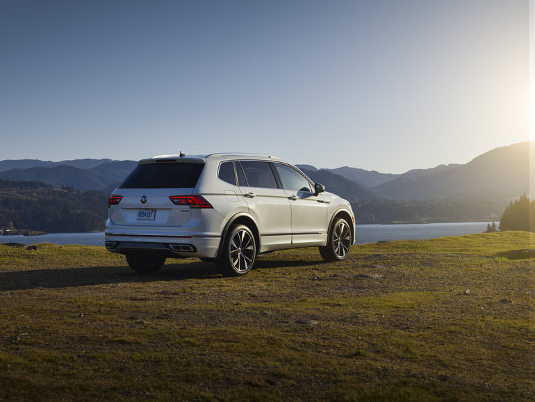2022 Volkswagen Tiguan vs 2022 Honda CR-V: The Tiguan stands out in a variety of ways