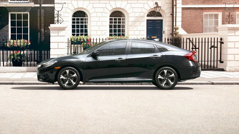 Mazda3 2016 vs Honda Civic 2016 à Laval