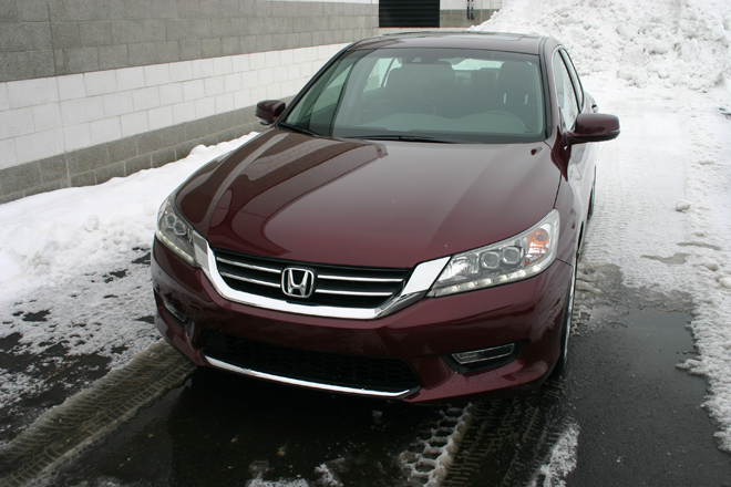 Honda Accord 2.4 2013 versus Subaru Legacy 2.5 2013
