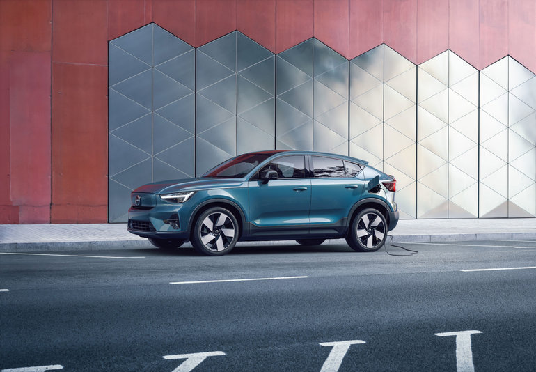 What Makes the 2024 Volvo C40 Recharge Stand out?