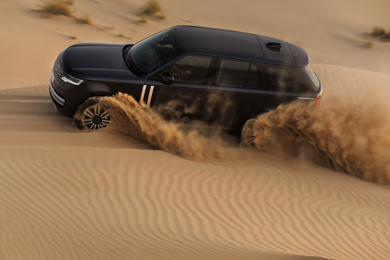 Range Rover Electric Enters Critical Testing Phase in Extreme Desert Conditions