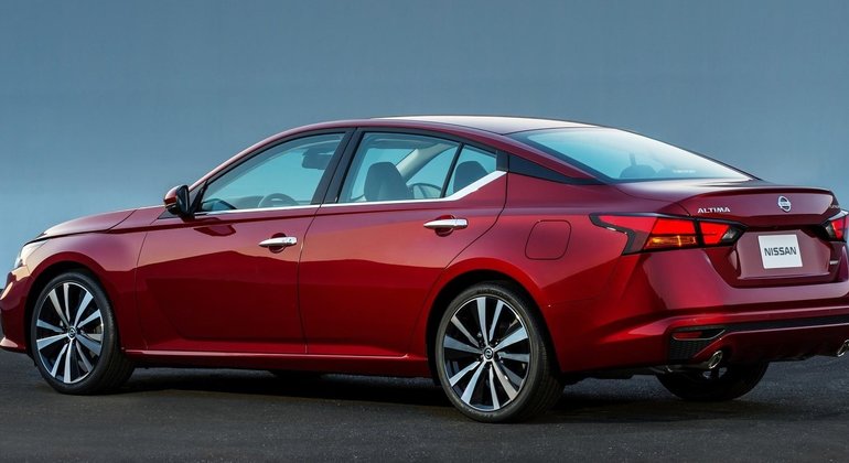 Nissan Unveils New 2019 Altima at New York Auto Show