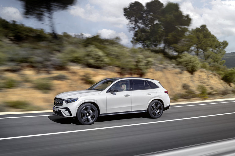 The Next-Generation 2023 Mercedes-Benz GLC and the Current Model: What is Different?
