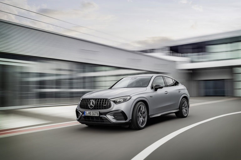 Mercedes-AMG dévoile les nouveaux modèles GLC Coupé avec la toute première version hybride E PERFORMANCE