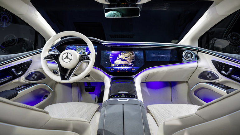 Deep Dive into Tech: Exploring the MBUX Hyperscreen and Other Innovations in the 2025 Mercedes-Benz EQS Sedan