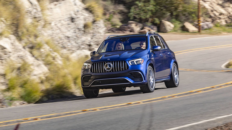Mercedes-Benz GLE 2021 vs Lexus RX 2021: Family-Friendly Power and Comfort