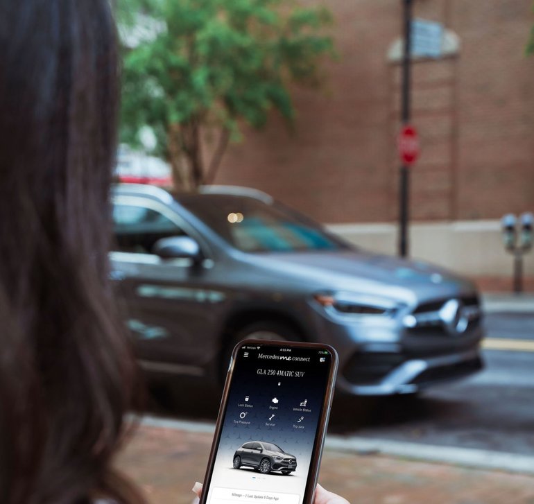 A look at the Mercedes-Benz me app and Mercedes-Benz connected services