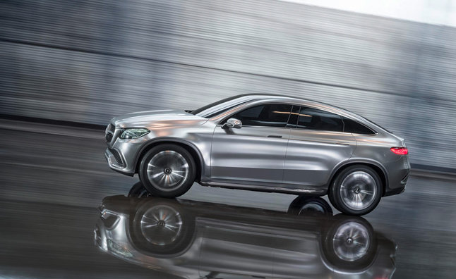 Mercedes-Benz unveils the new GLE in Detroit.