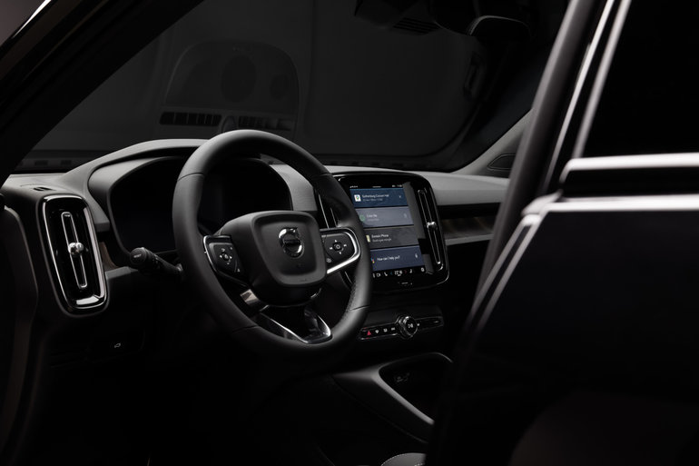 How Does the 2025 Volvo EX40's Air Purification System Work in City Traffic?