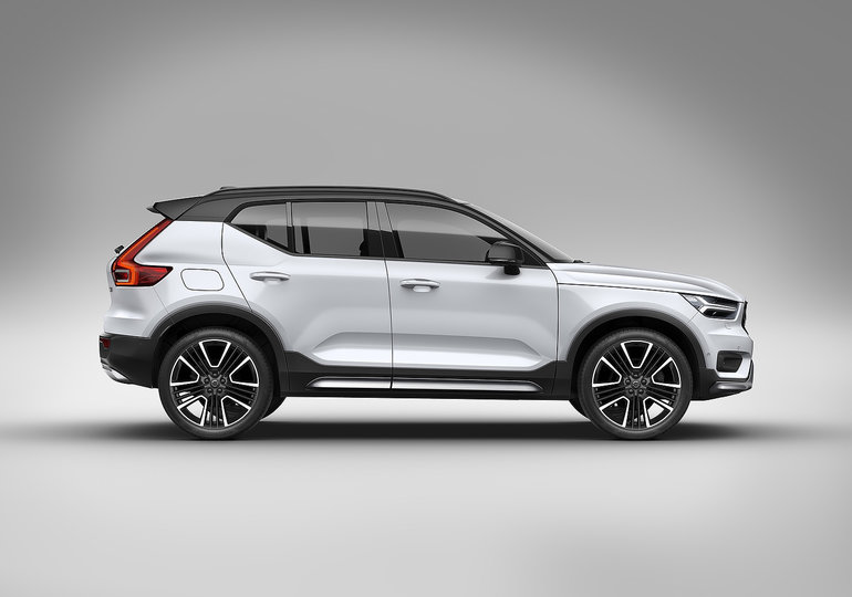 2021 Volvo XC40 vs 2021 Mercedes-Benz GLA: Getting more for less