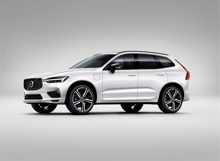 2021 Volvo XC60 vs 2021 BMW X3: Value comes standard with Volvo