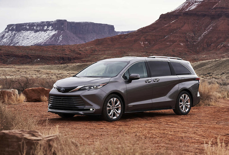 2021 Toyota Sienna vs 2021 Honda Odyssey: a minivan that is ready for anything