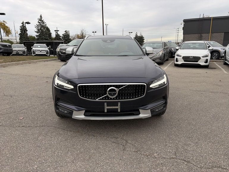 2017 Volvo V90 Cross Country
