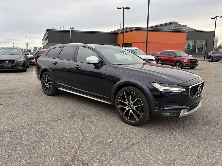 2017 Volvo V90 Cross Country