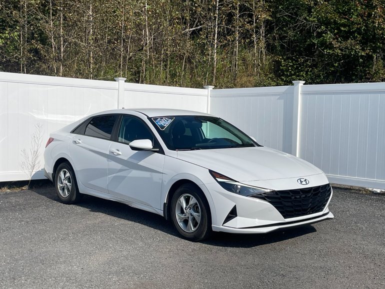 2023 Hyundai Elantra Essential | Cam | USB | Htd Seats | Bluetooth