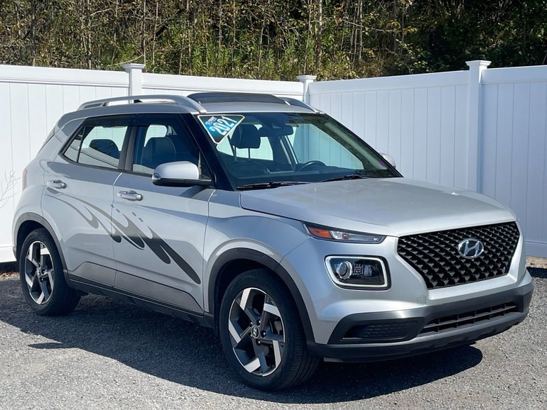 2021 Hyundai Venue Ultimate | SunRoof | Cam | USB