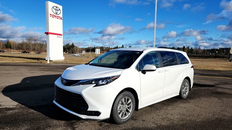 2025 Toyota Sienna Hybrid