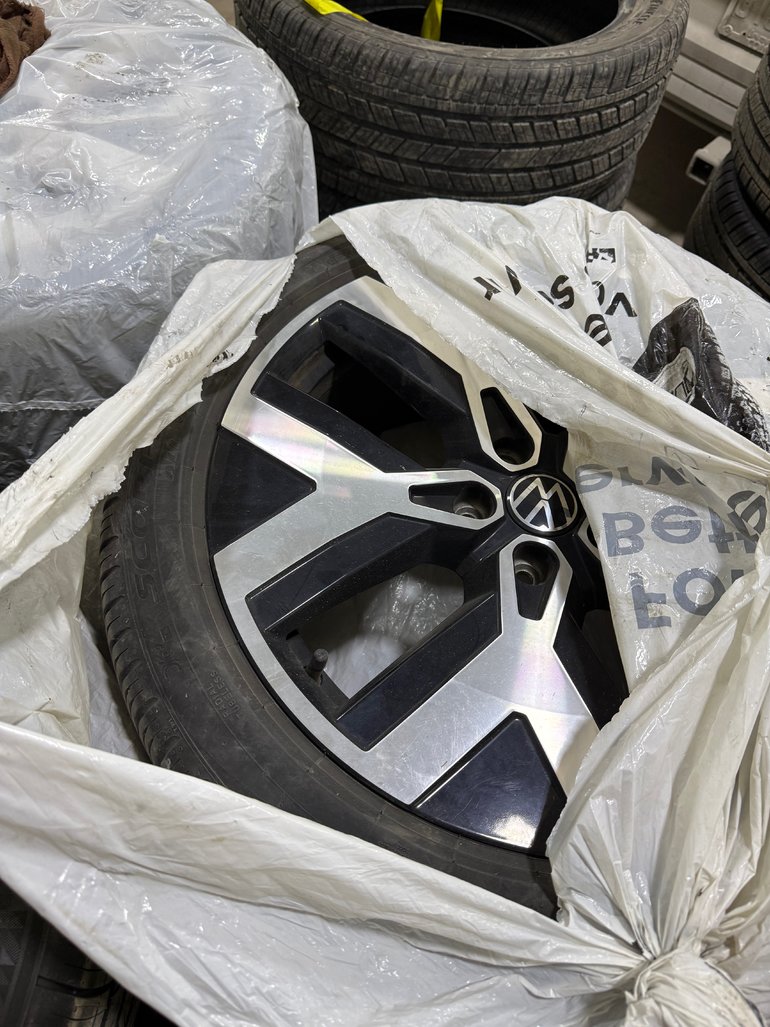 2023 Volkswagen Taos