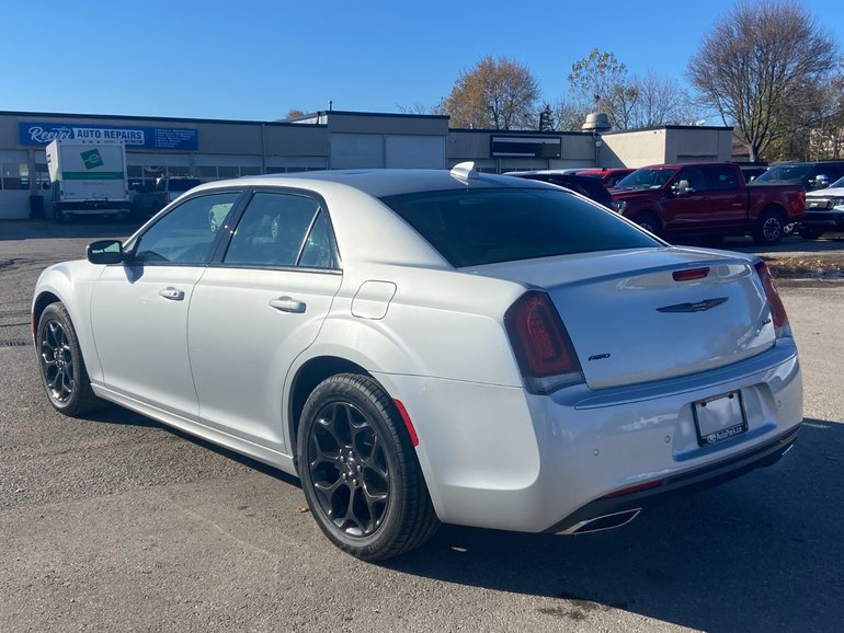2023 Chrysler 300
