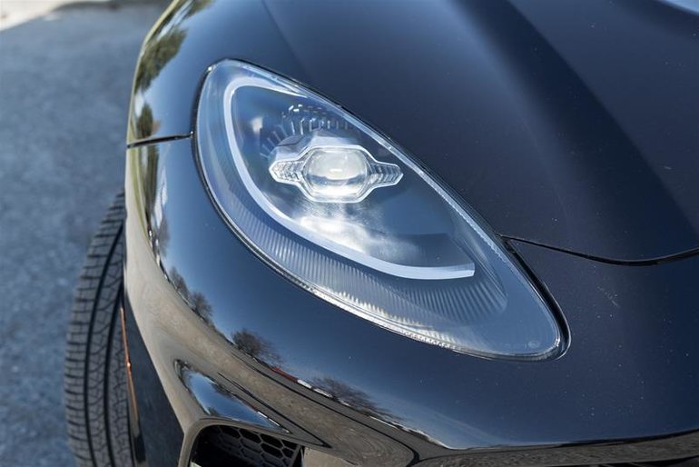 2023 Aston Martin DBX