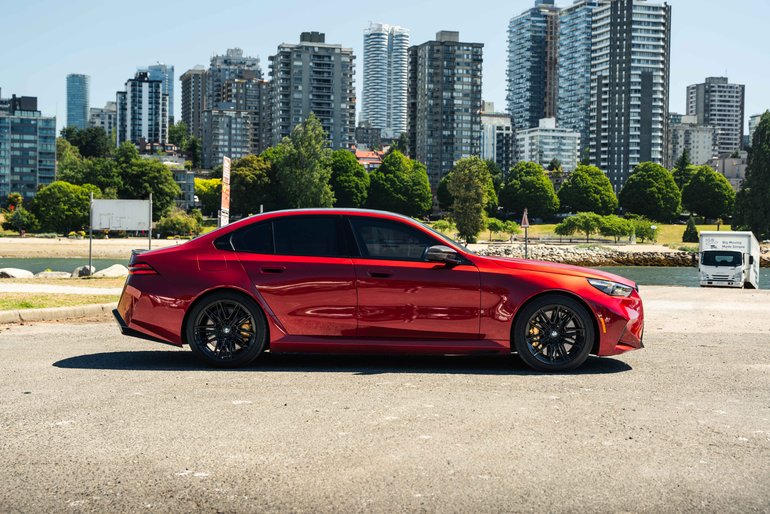 2025 BMW M5