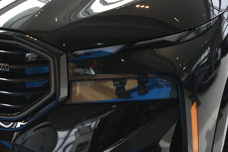 2025 BMW XM