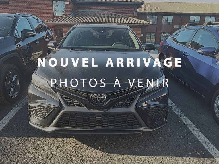 Toyota Camry SE AWD + UPGRADE + CUIR + TOIT OUVRANT + CARPLAY 2022