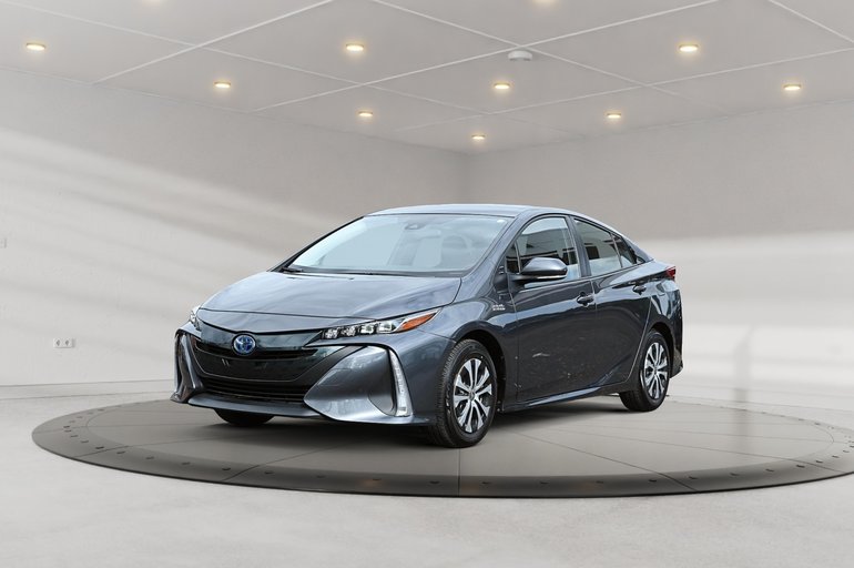 2022 Toyota PRIUS PRIME