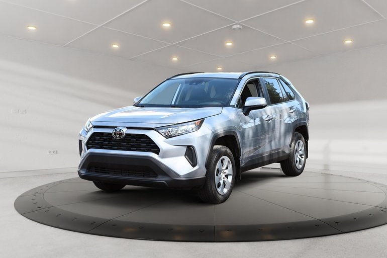 2020 Toyota RAV4 LE + CAMERA + BLUETOOTH + APPLE CARPLAY