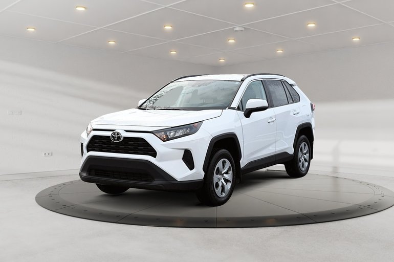 Toyota RAV4 LE 2021