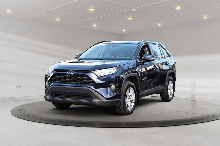Toyota RAV4 2021 XLE + AWD + TOIT OUVRANT + APPLE CARPLAY 2021