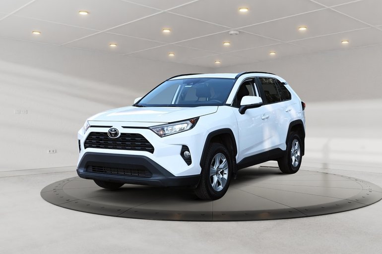 Toyota RAV4 XLE + TOIT OUVRANT + SIEGES CHAUFFANT 2021
