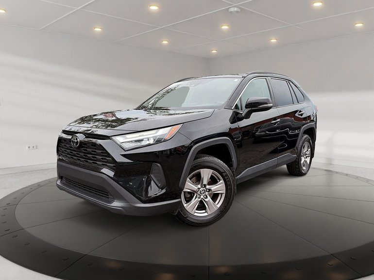 2022 Toyota RAV4 XLE AWD + TOIT OUVRANT + CARPLAY +CAMERA + MAGS