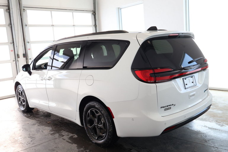 2024 Chrysler PACIFICA HYBRID
