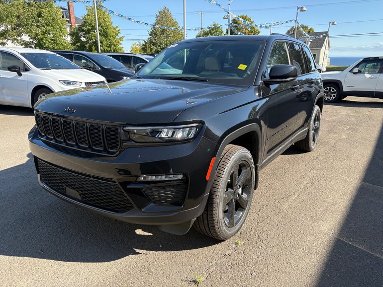 2025 Jeep GRAND CHEROKEE