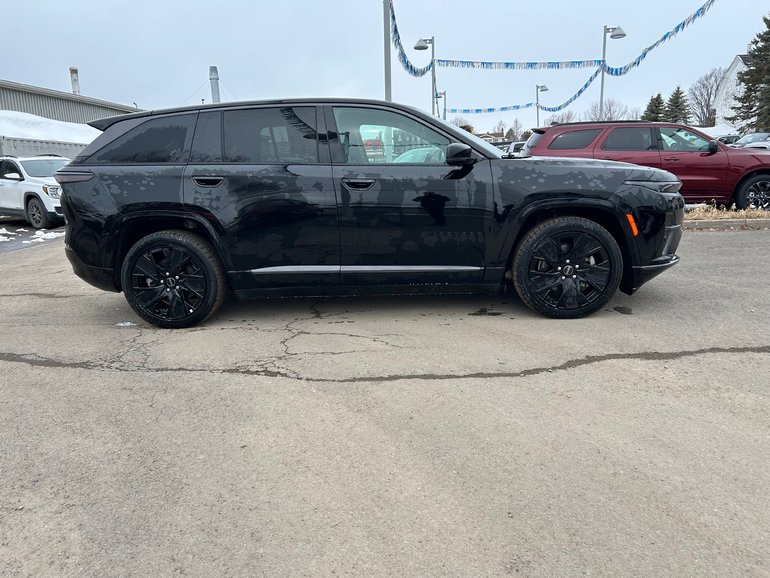 2024 Jeep Wagoneer S
